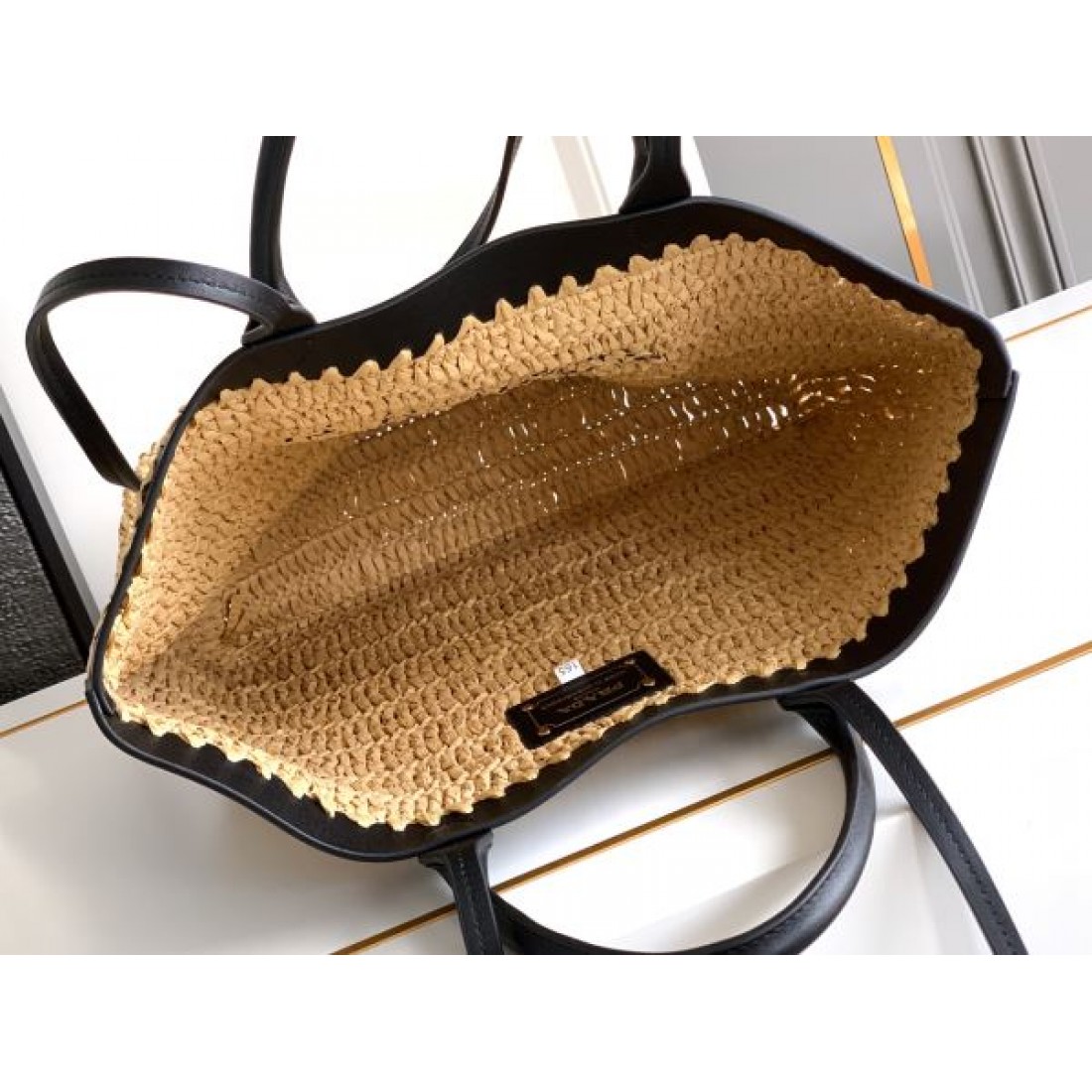 ナチュラルストロー ロゴ刺繍デザイン 軽量サマーコレクション PRADA プラダ コピー トートバッグ 高見えカジュアル