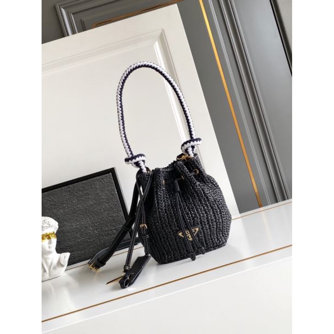 かご編み バケット巾着デザイン トップハンドル付き PRADA プラダ コピー バッグ カジュアル通勤リゾート対応 人気シリーズ