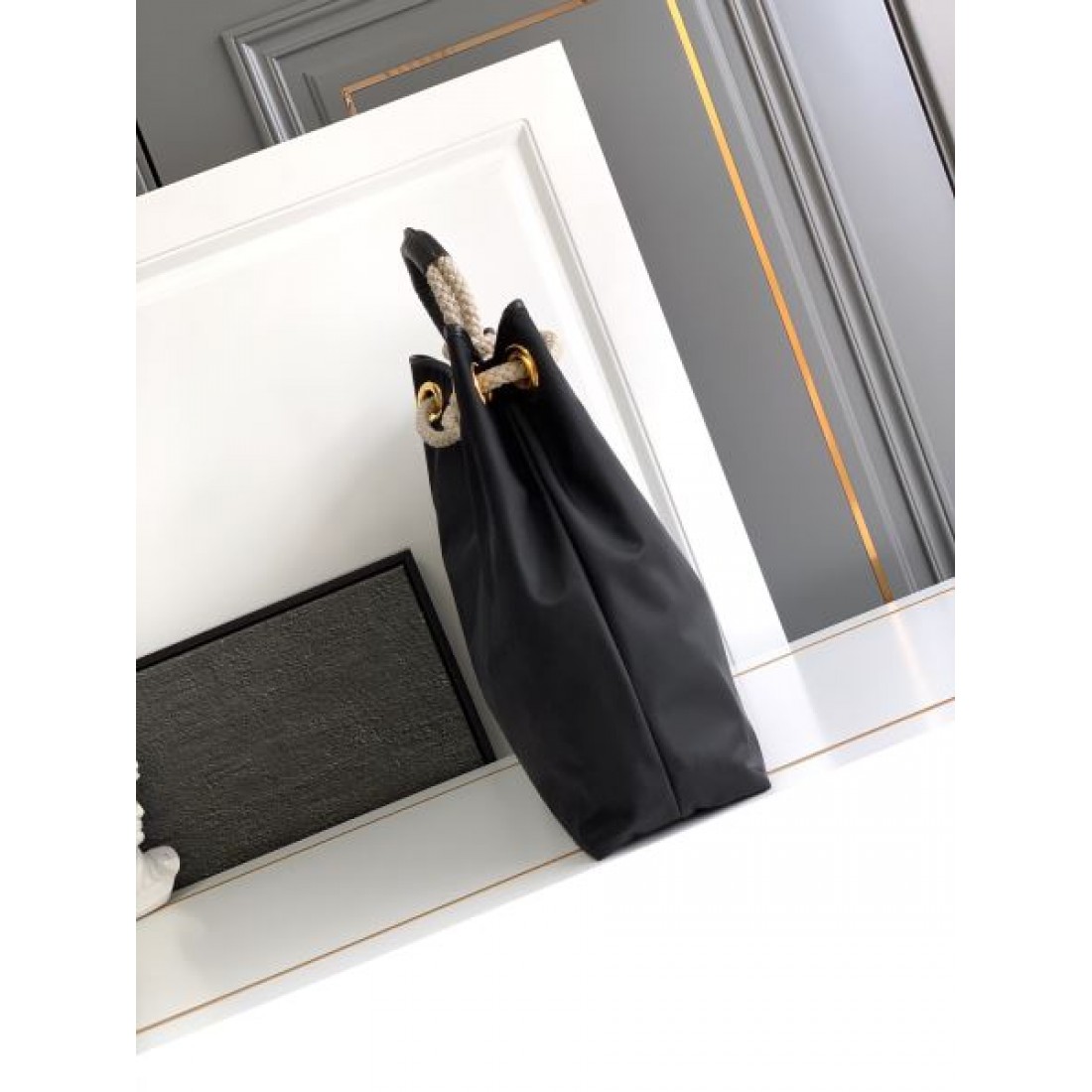 ホーボー ベージュカラー ロープハンドルデザイン PRADA プラダ コピー バッグ ゴールド金具 ナチュラルエレガント