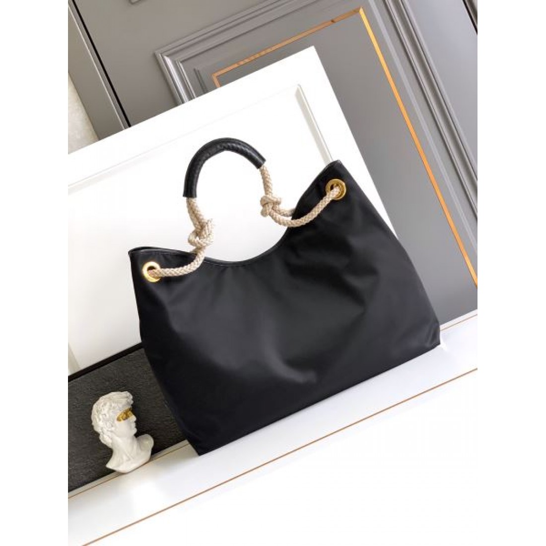 ホーボー ベージュカラー ロープハンドルデザイン PRADA プラダ コピー バッグ ゴールド金具 ナチュラルエレガント