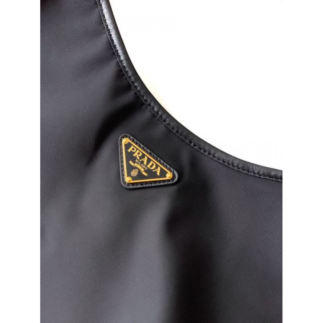 ホーボー ベージュカラー ロープハンドルデザイン PRADA プラダ コピー バッグ ゴールド金具 ナチュラルエレガント