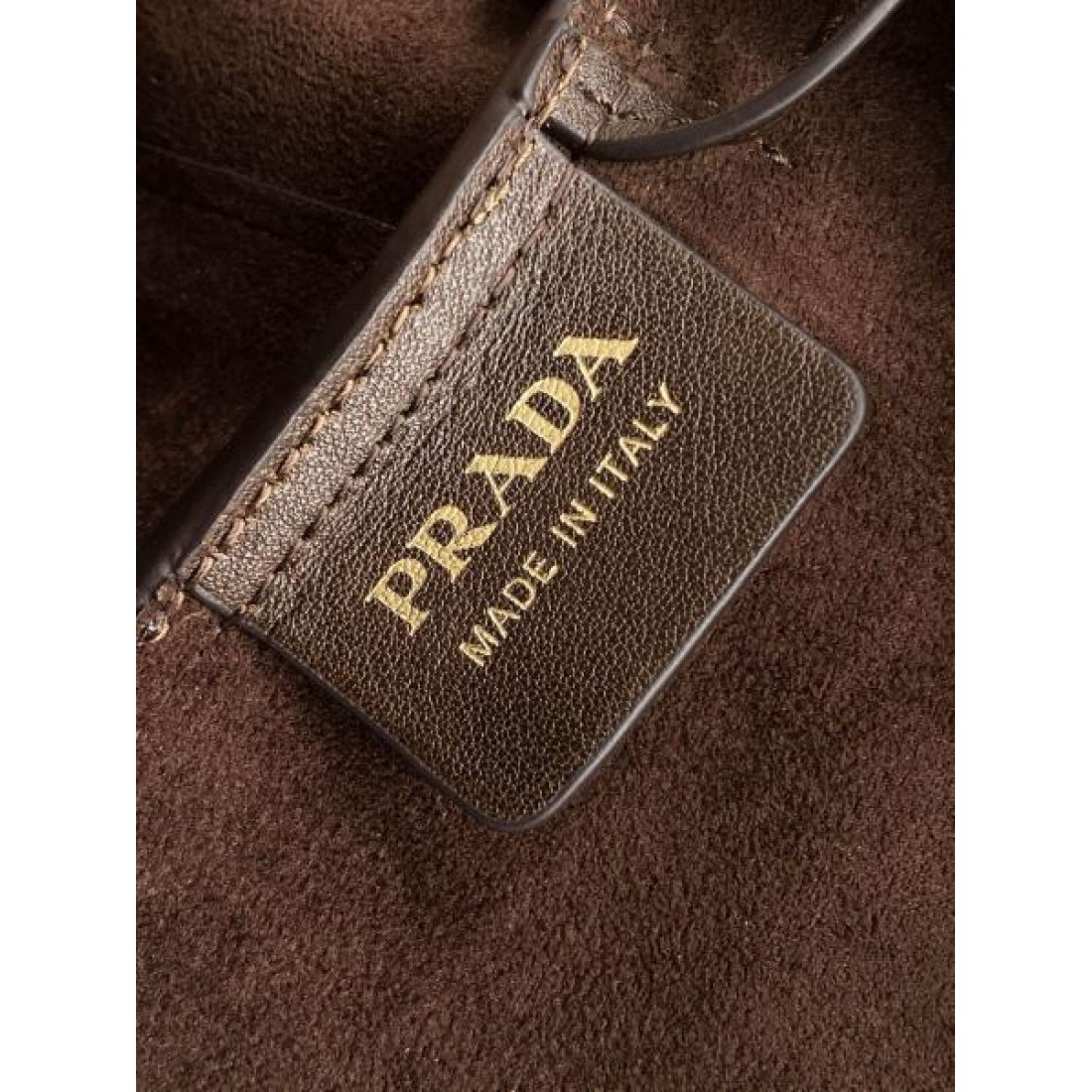 2026新作 ロングハンドル ブラウンレザー PRADA プラダ コピー トートバッグ アーバンラグジュアリー 着回し万能