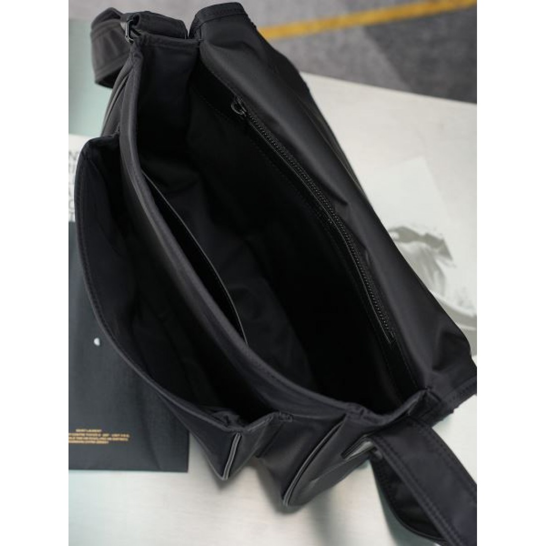 2026SS YSL クロスボデ ミニマルフラップショルダー SAINT LAURENT サンローラン コピー バッグ モードベーシック デイリー主力