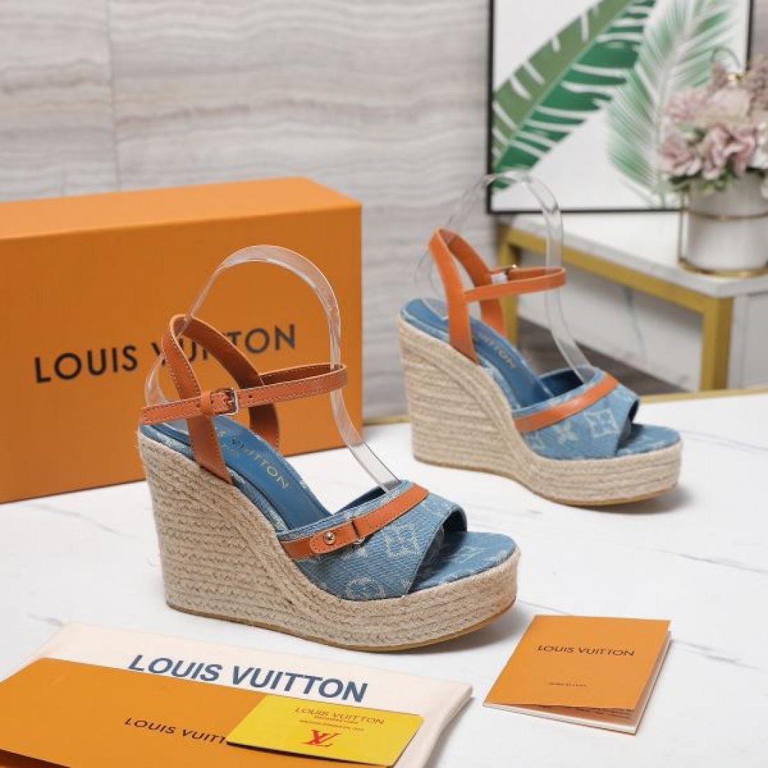 Louis Vuitton 厚底サンダル ジュートソール エレガントムード バカンススタイル 季節おすすめ