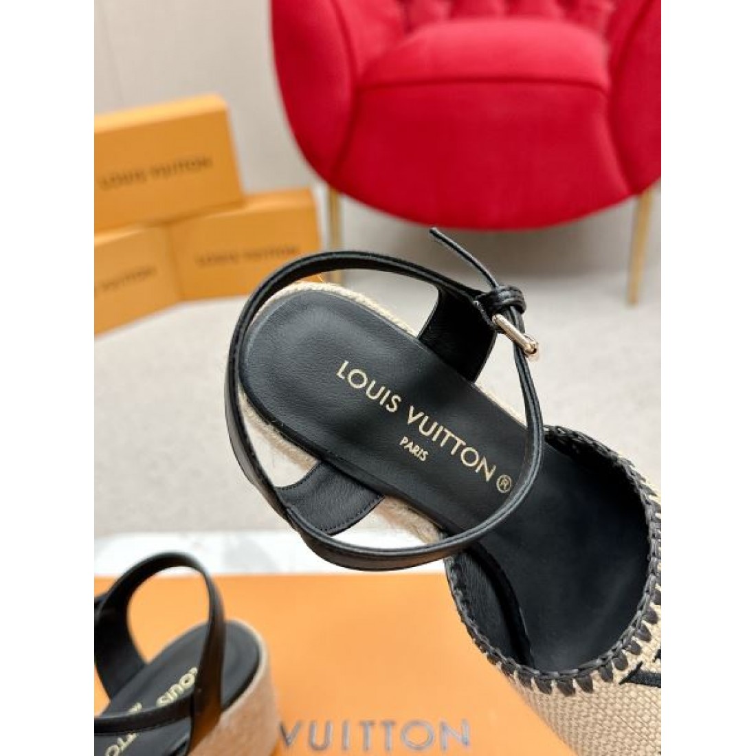 ラフィアテイスト 軽やかな印象 エレガントカジュアル 休日スタイル LOUIS VUITTON ルイヴィトン コピー サンダル ワンランク上