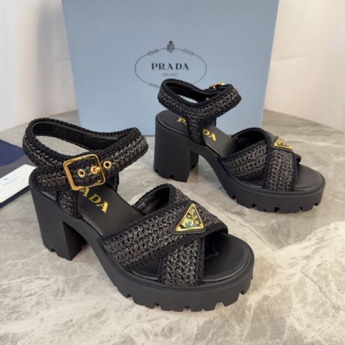 ラフィア調デザイン エレガントスタイル 夏映え PRADA プラダ コピー バックストラップサンダル