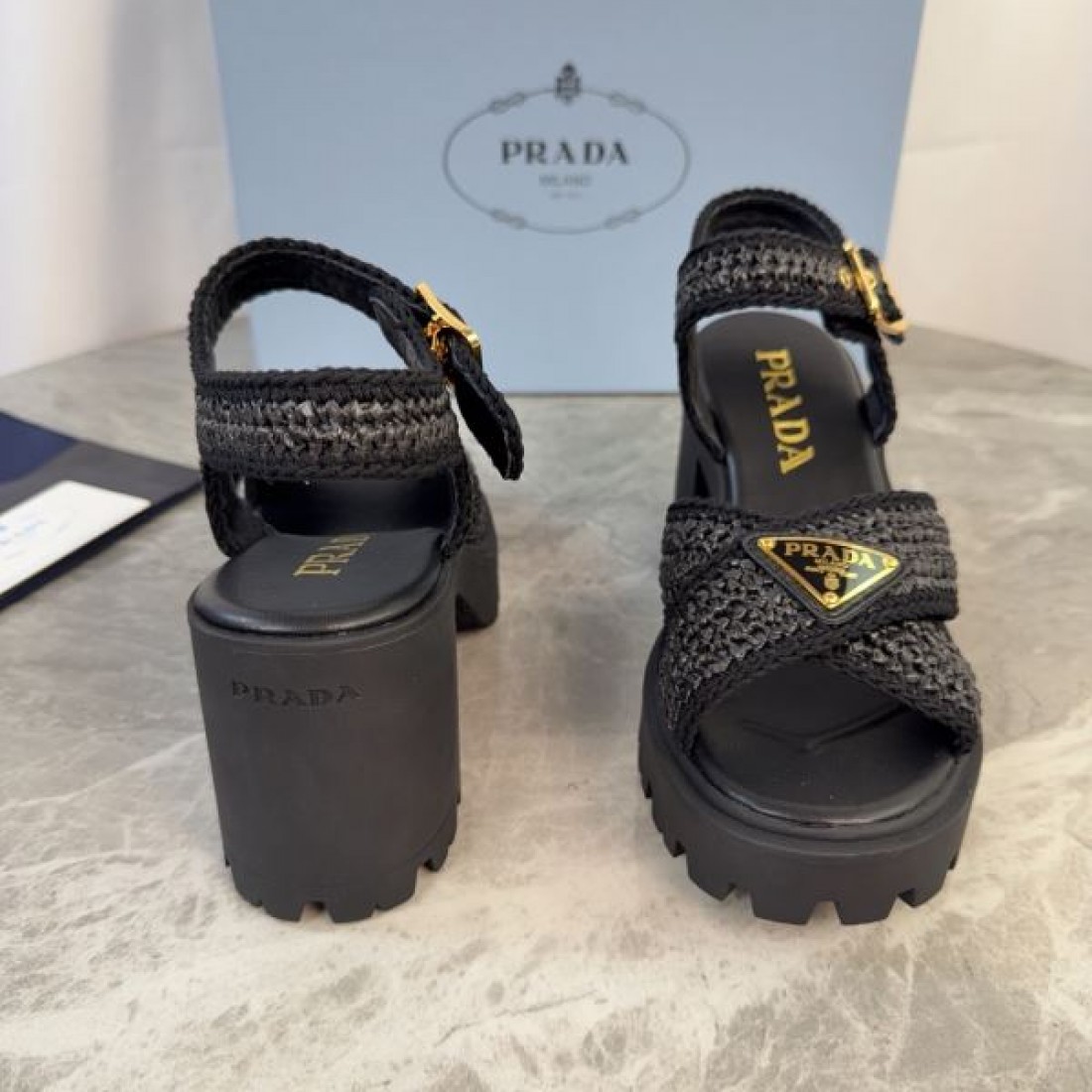 ラフィア調デザイン エレガントスタイル 夏映え PRADA プラダ コピー バックストラップサンダル