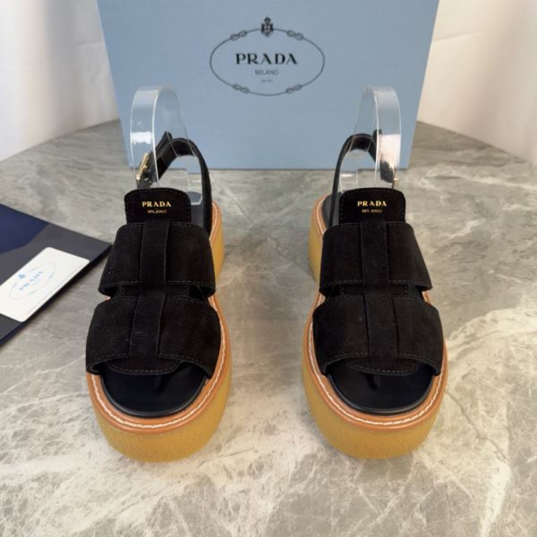 プラットフォームサンダル ミニマルスタイル 快適 PRADA プラダ コピー ストラップサンダル 上質コレクション