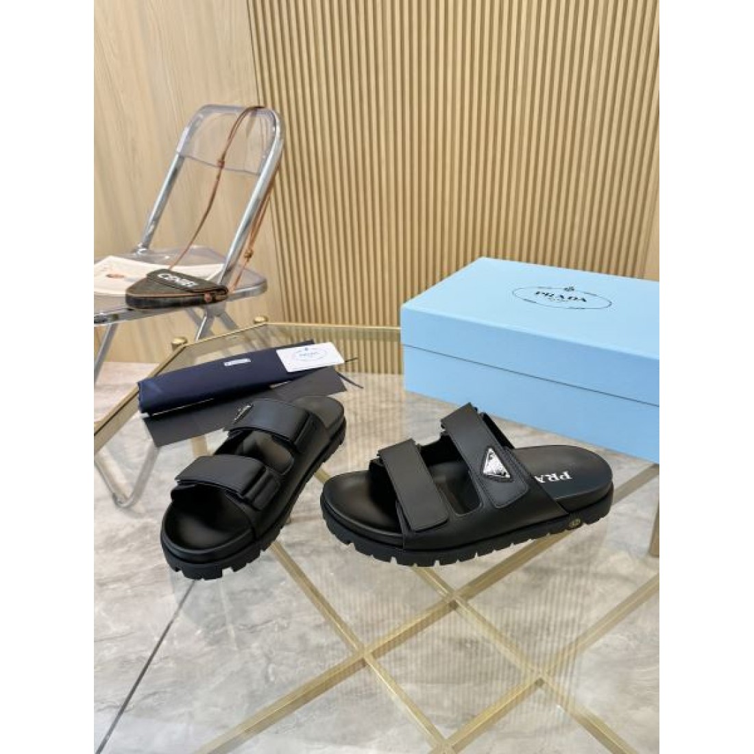 軽量 スライドサンダル 厚底 デイリー PRADA プラダ コピー レザーサンダル リラックススタイル