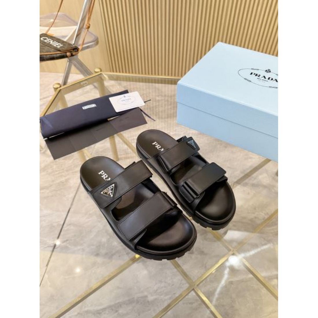 軽量 スライドサンダル 厚底 デイリー PRADA プラダ コピー レザーサンダル リラックススタイル