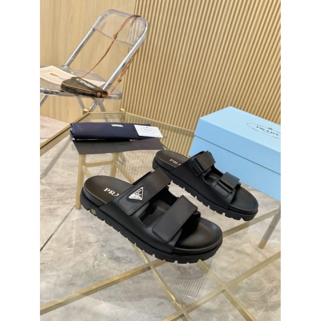 軽量 スライドサンダル 厚底 デイリー PRADA プラダ コピー レザーサンダル リラックススタイル