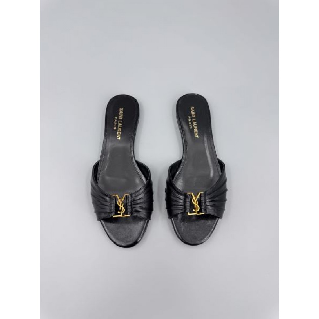 ラグジュアリー プレミアムデザイン リゾートスタイル YSL サンローラン コピー サンダル 上品