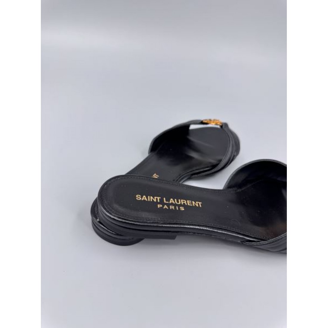 ラグジュアリー プレミアムデザイン リゾートスタイル YSL サンローラン コピー サンダル 上品