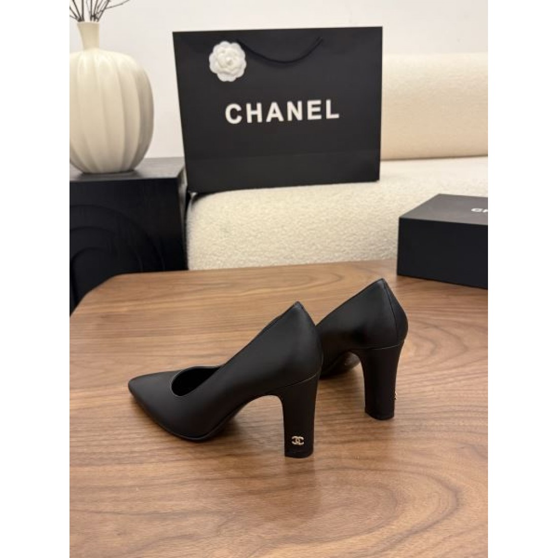 ポインテッドトゥ エレガントデザイン ラグジュアリーコレクション CHANEL シャネル コピー ハイヒール 定番モデル