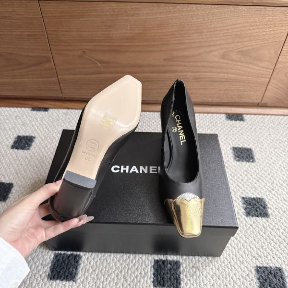メタルキャップトゥ スリングバック ハイヒール ラグジュアリー CHANEL シャネル コピー パンプス 定番 エレガント