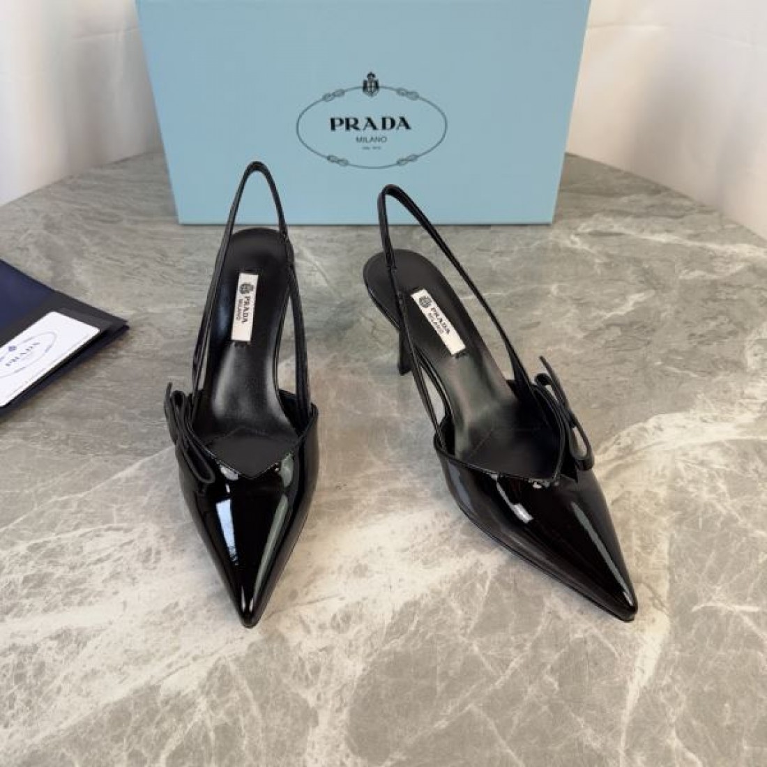ポインテッドトゥ ラグジュアリー 一流ブランド PRADA プラダ コピー パンプス 上質コレクション 定番