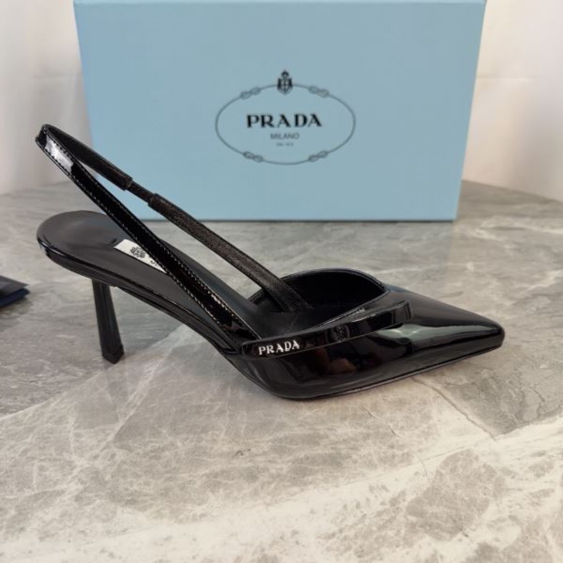 ポインテッドトゥ ラグジュアリー 一流ブランド PRADA プラダ コピー パンプス 上質コレクション 定番
