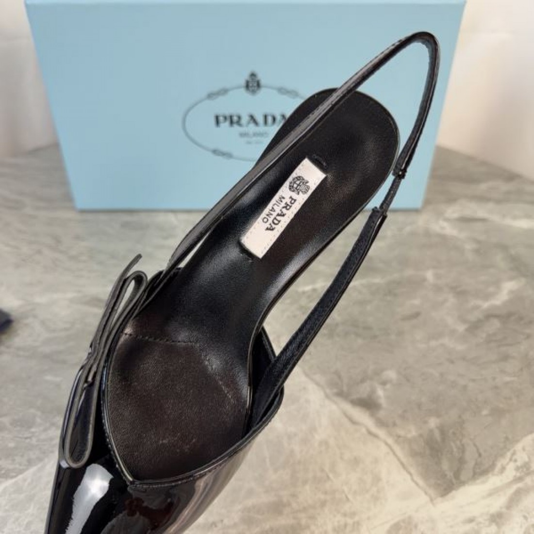ポインテッドトゥ ラグジュアリー 一流ブランド PRADA プラダ コピー パンプス 上質コレクション 定番