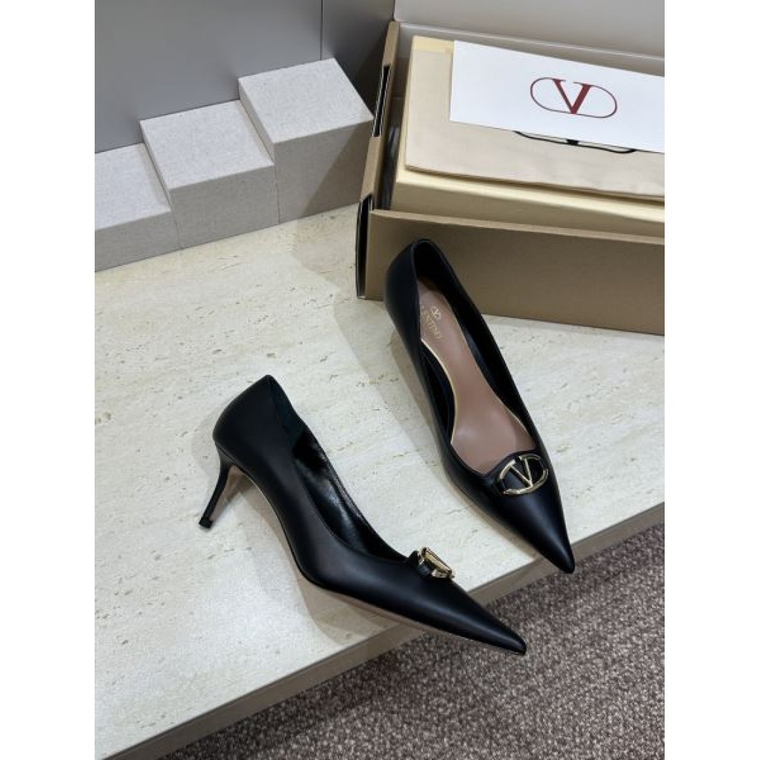 Vロゴフロントメタル デイリーエレガンス モードスタイル VALENTINO ヴァレンティノ コピー レディースヒール