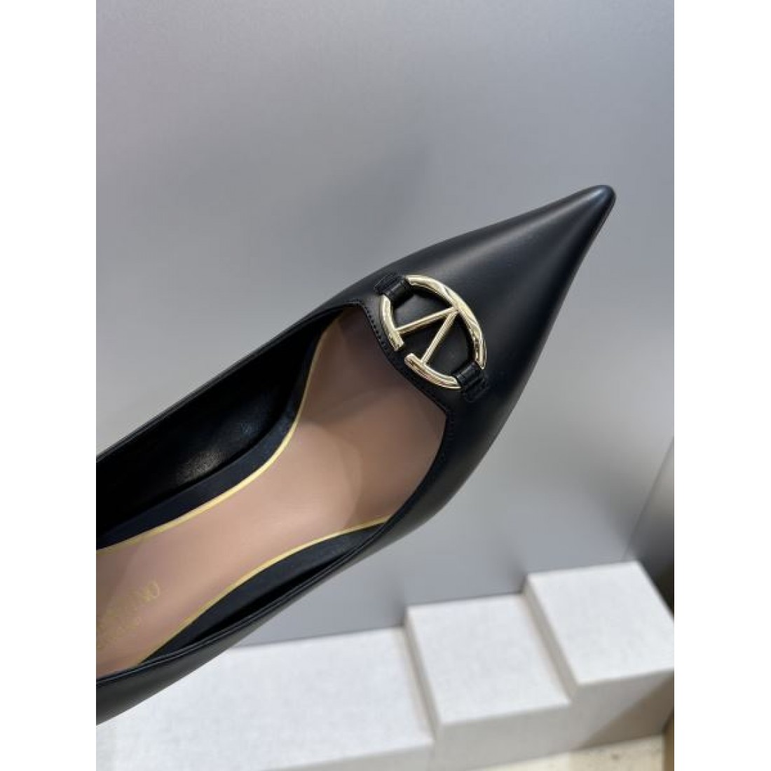 Vロゴフロントメタル デイリーエレガンス モードスタイル VALENTINO ヴァレンティノ コピー レディースヒール