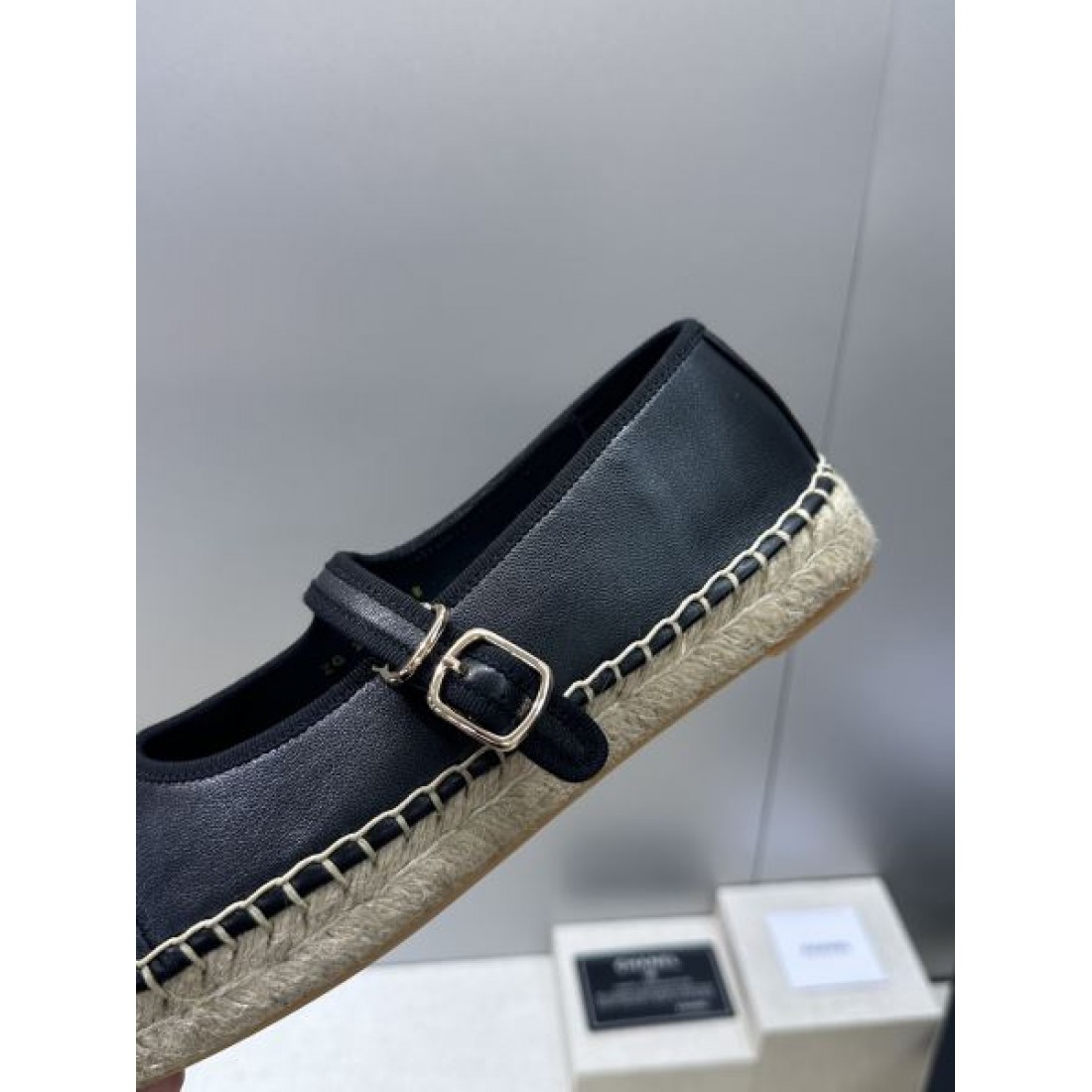 レザー調デザイン CCマーク入り 通勤お出かけ対応 CHANEL シャネル コピー メリージェーンシューズ 大人可愛い人気モデル