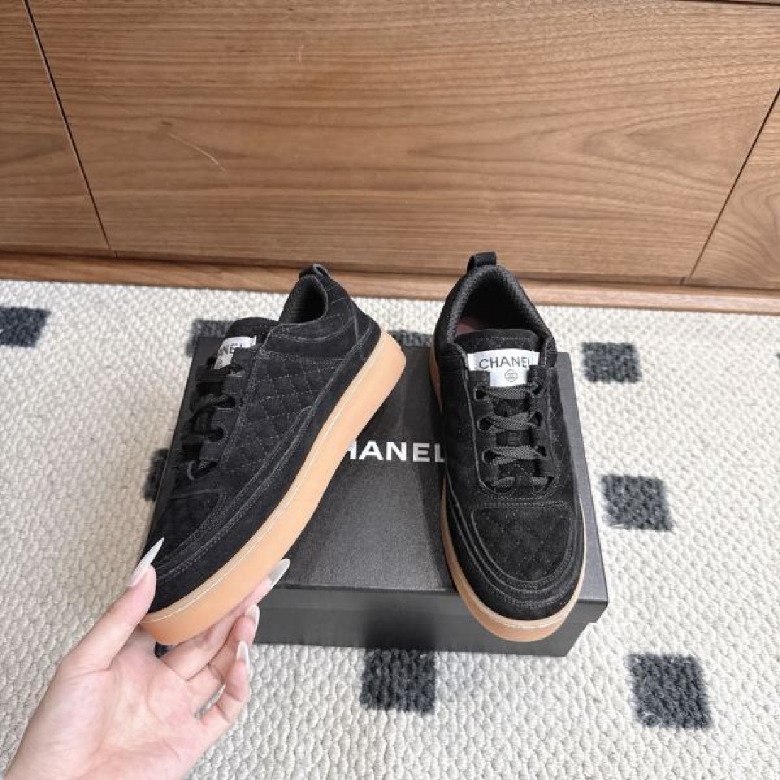 レースアップタイプ スエード調アッパー クッションソール 歩きやすい CHANEL シャネル コピー スニーカー デイリー人気