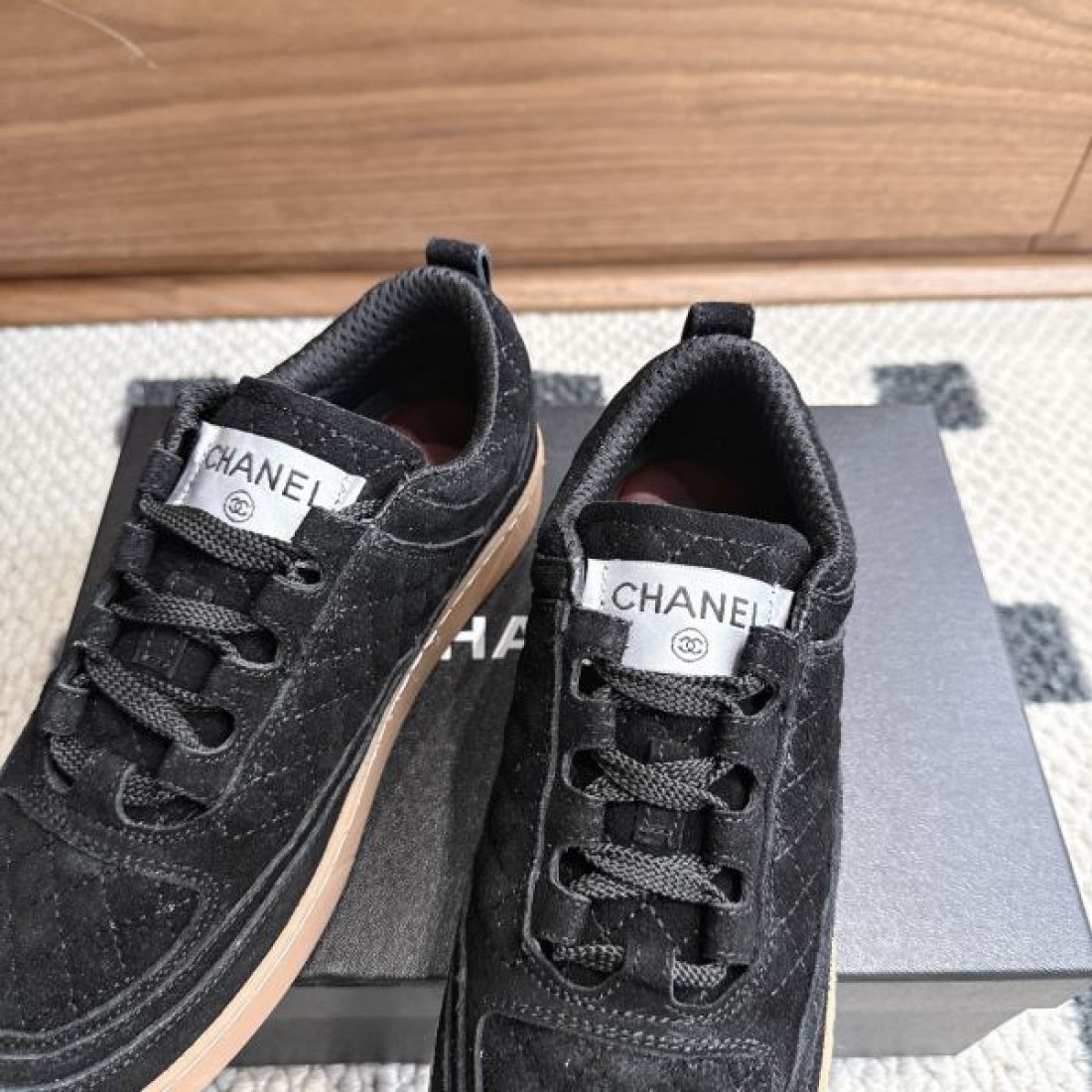レースアップタイプ スエード調アッパー クッションソール 歩きやすい CHANEL シャネル コピー スニーカー デイリー人気