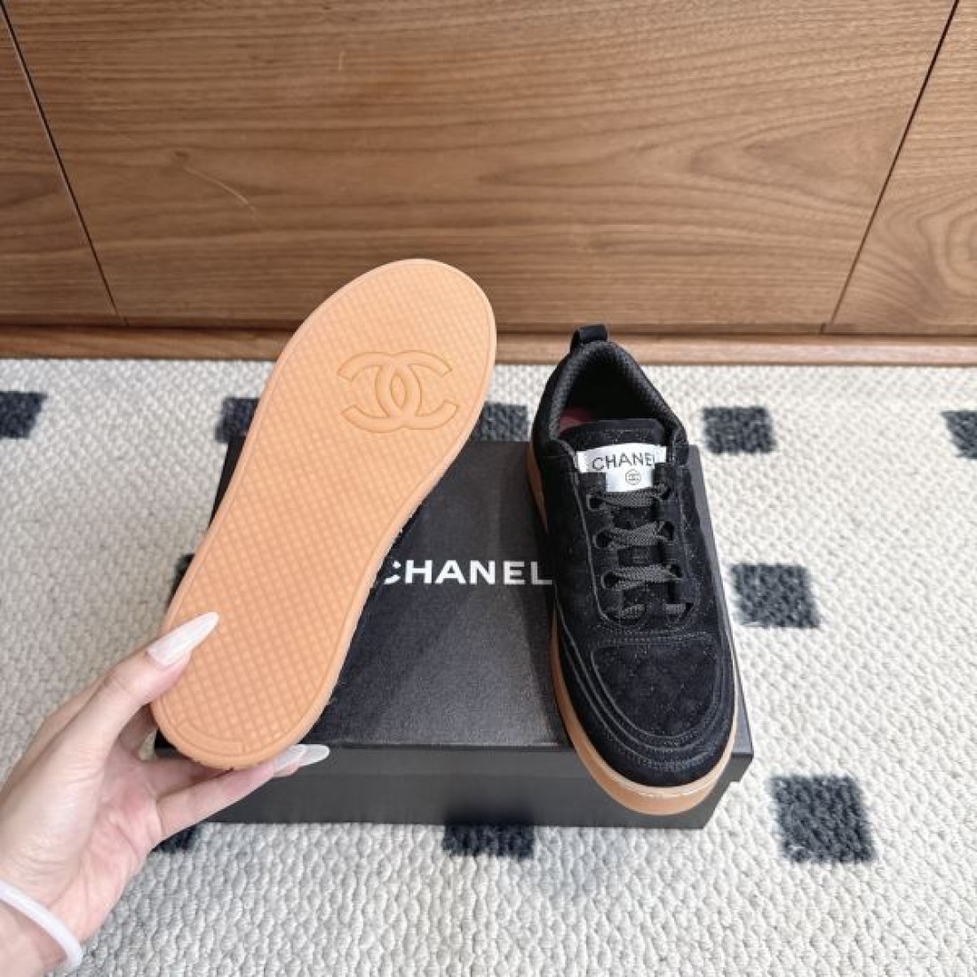 レースアップタイプ スエード調アッパー クッションソール 歩きやすい CHANEL シャネル コピー スニーカー デイリー人気