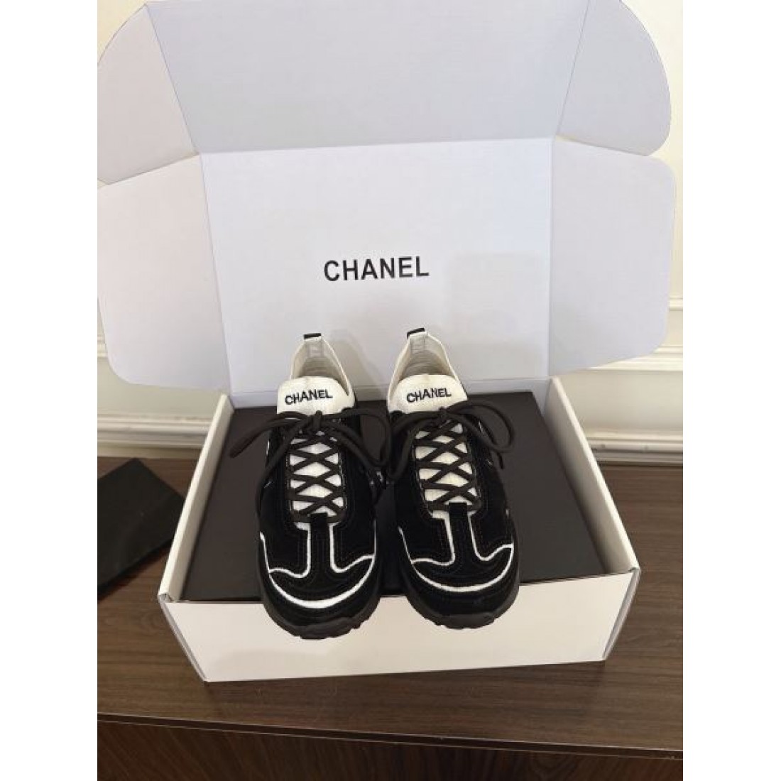 立体ラインデザイン 快適フィット デイリーコーデ CHANEL シャネル コピー ローカットスニーカー 通勤お出かけ対応