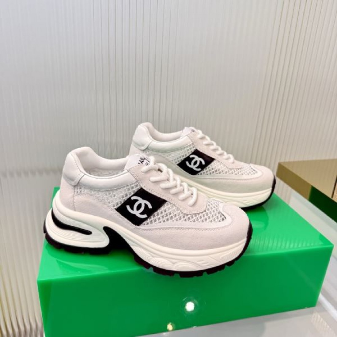 2026春夏新作 メッシュ切替 厚底ソール レースアップ仕様 CHANEL シャネル コピー スニーカー 快適フィット お出かけ人気モデル
