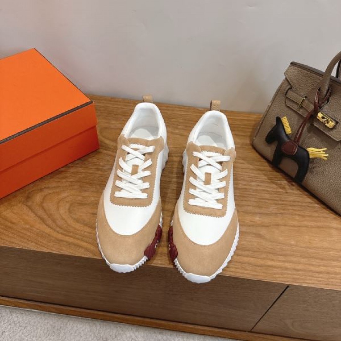 バイカラー切替 軽量ソール デイリーコーデ対応 HERMES エルメス コピー カジュアルスニーカー きれいめスポーティ
