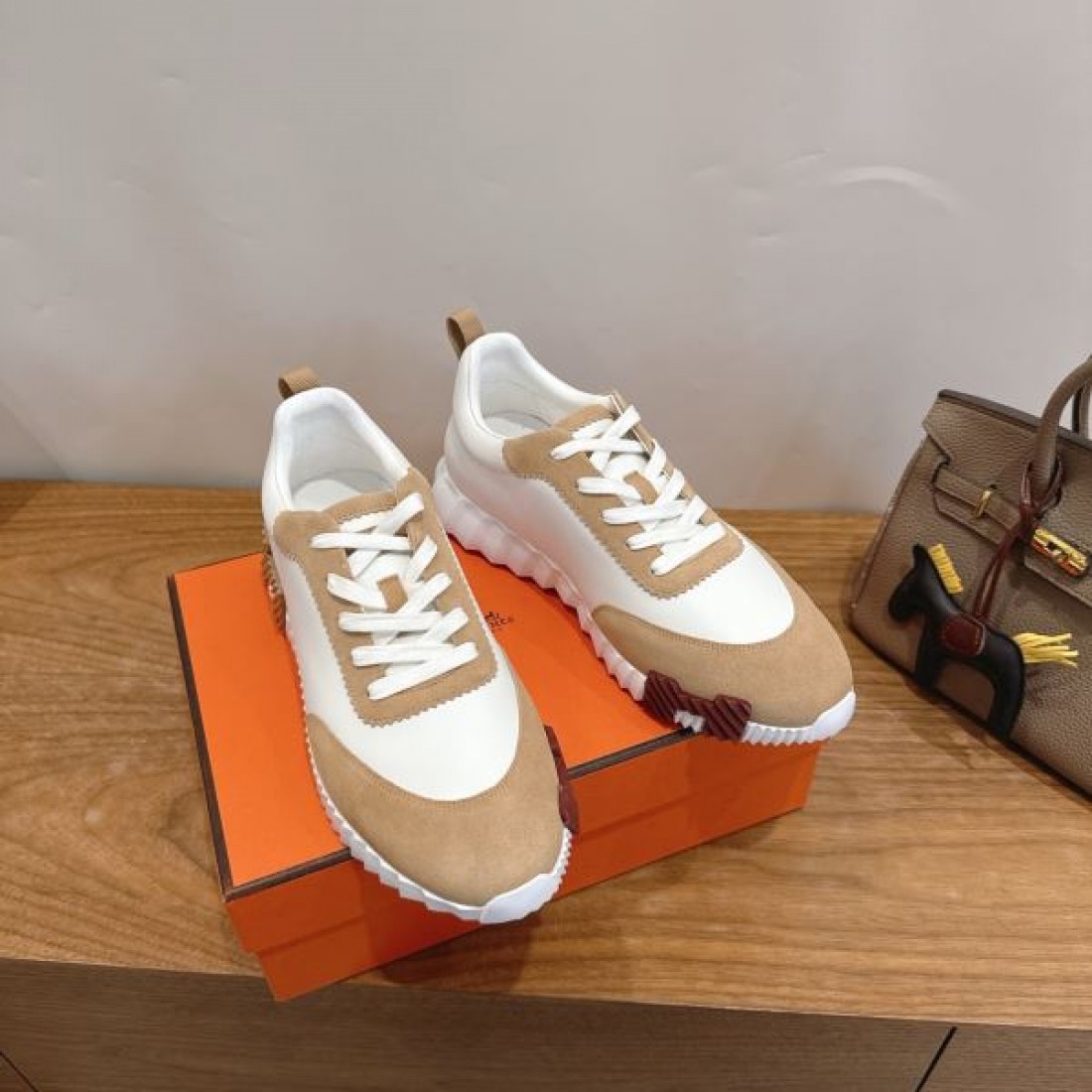 バイカラー切替 軽量ソール デイリーコーデ対応 HERMES エルメス コピー カジュアルスニーカー きれいめスポーティ