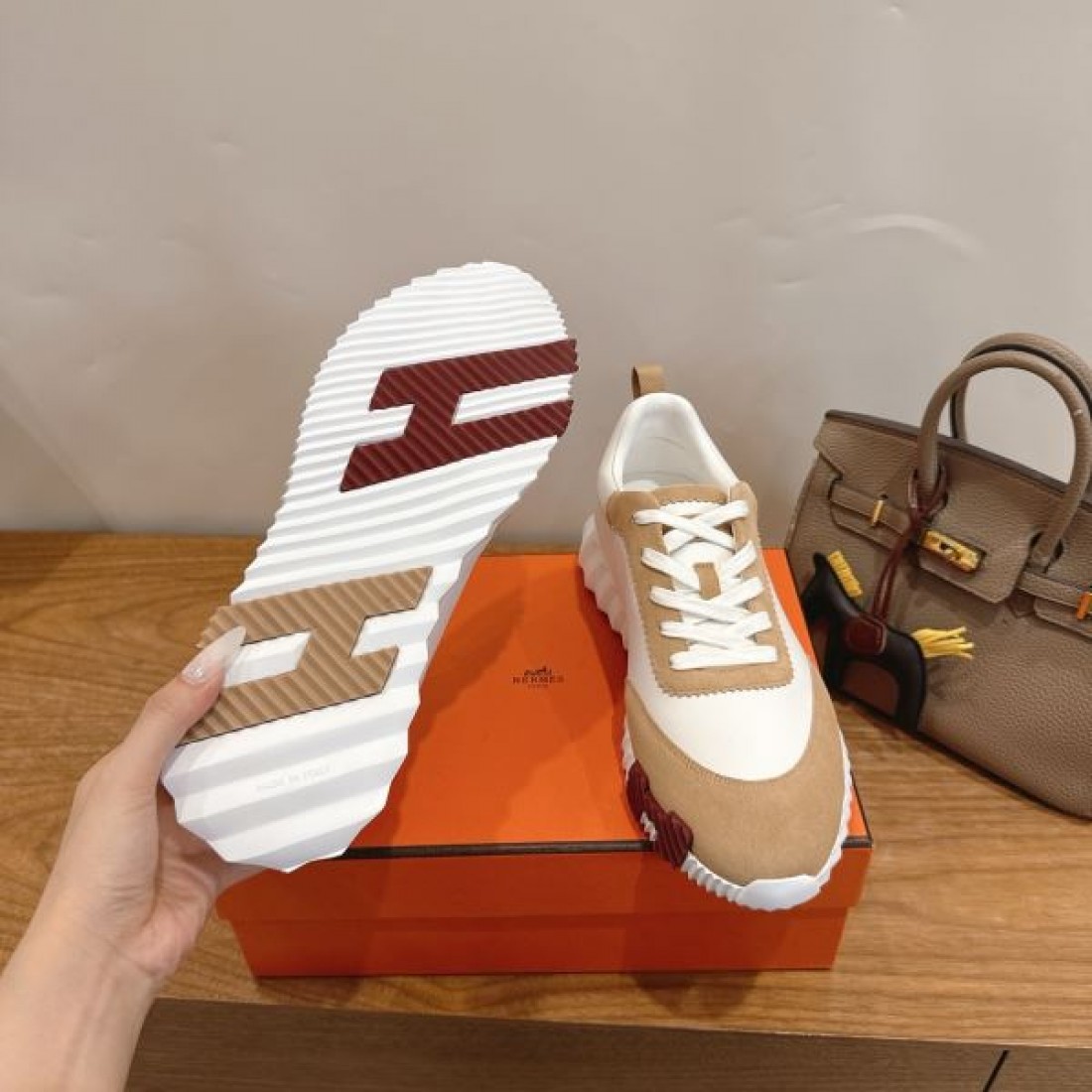 バイカラー切替 軽量ソール デイリーコーデ対応 HERMES エルメス コピー カジュアルスニーカー きれいめスポーティ