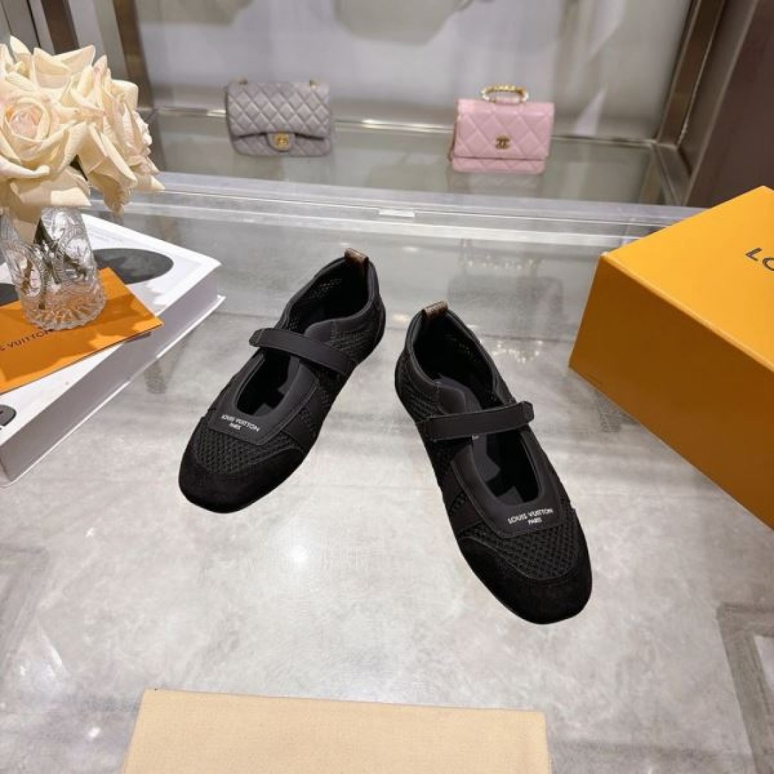 ベルトデザイン ローカット 通勤お出かけ兼用 LOUIS VUITTON ルイヴィトン コピー カジュアルスニーカー きれいめスポーティ