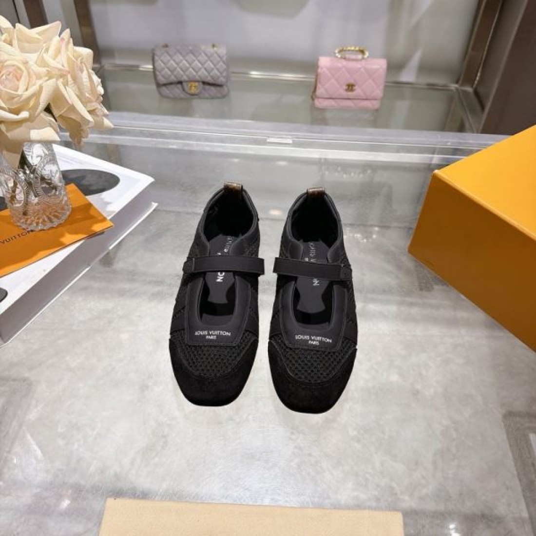ベルトデザイン ローカット 通勤お出かけ兼用 LOUIS VUITTON ルイヴィトン コピー カジュアルスニーカー きれいめスポーティ