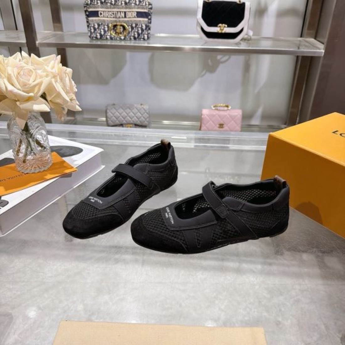 ベルトデザイン ローカット 通勤お出かけ兼用 LOUIS VUITTON ルイヴィトン コピー カジュアルスニーカー きれいめスポーティ