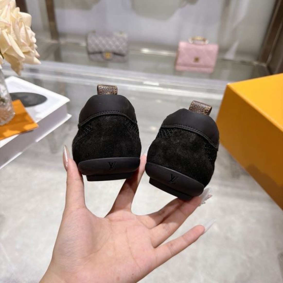 ベルトデザイン ローカット 通勤お出かけ兼用 LOUIS VUITTON ルイヴィトン コピー カジュアルスニーカー きれいめスポーティ