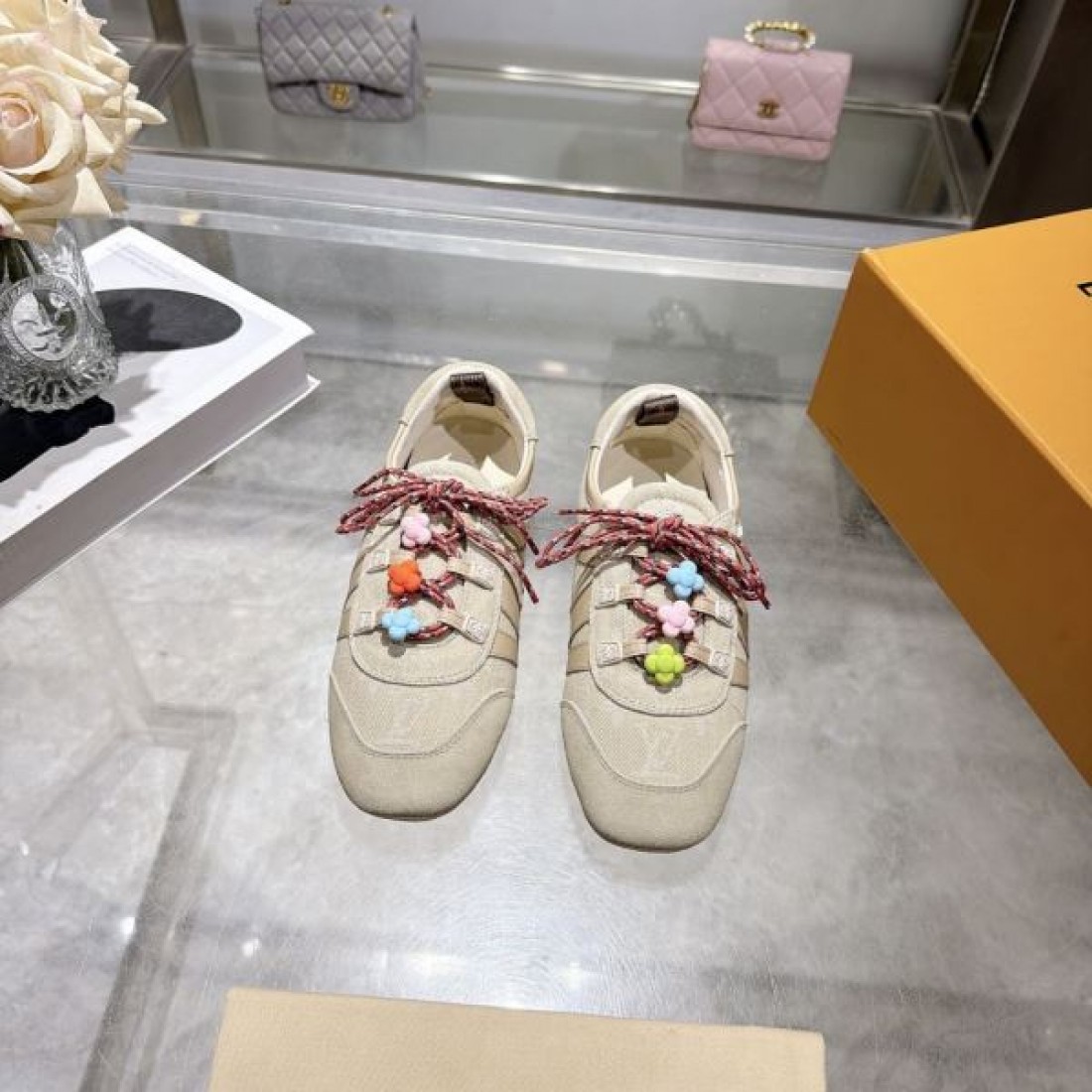 モノグラムディテール 低反発インソール 歩きやすい LOUIS VUITTON ルイヴィトン コピー カジュアルスニーカー デイリー好評モデル