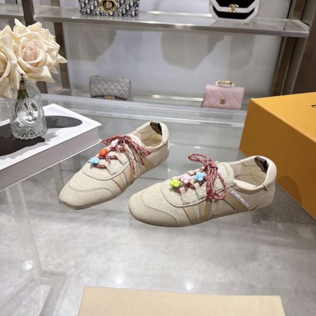 モノグラムディテール 低反発インソール 歩きやすい LOUIS VUITTON ルイヴィトン コピー カジュアルスニーカー デイリー好評モデル