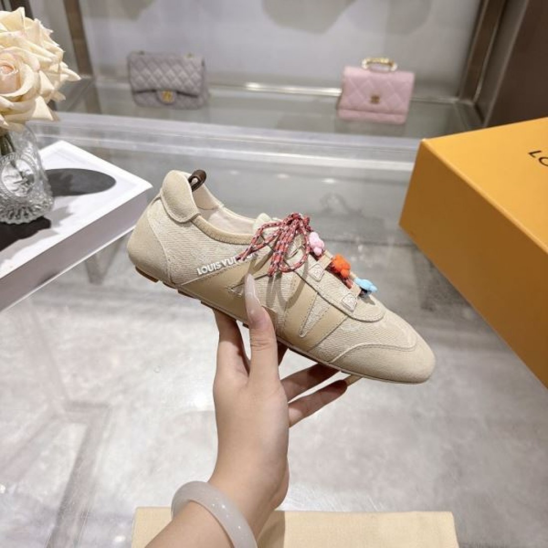 モノグラムディテール 低反発インソール 歩きやすい LOUIS VUITTON ルイヴィトン コピー カジュアルスニーカー デイリー好評モデル