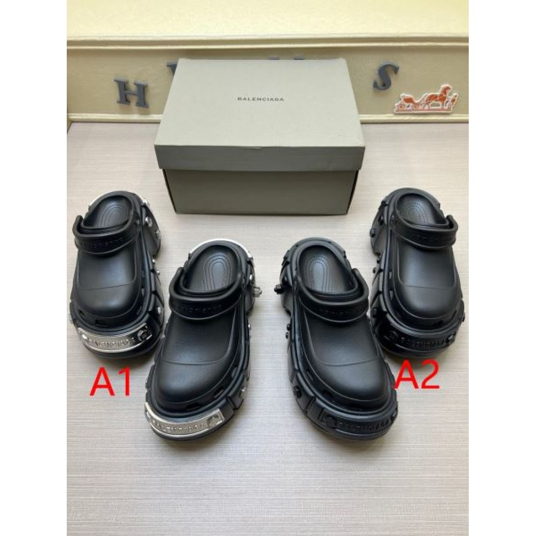 海外注目 コーデ主役級 立体ラバー構造 クッション性良好 BALENCIAGA バーバリー コピー クロッグシューズ 耐久ソール エッジィモード