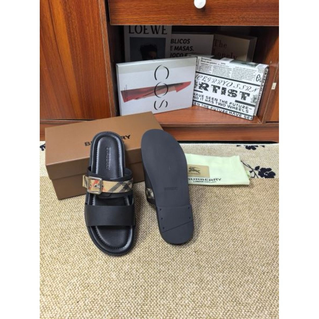 入荷速報 人気急浮上 ヴィンテージチェック ダブルストラップ BURBERRY バーバリー コピー スライドサンダル メタルバックル