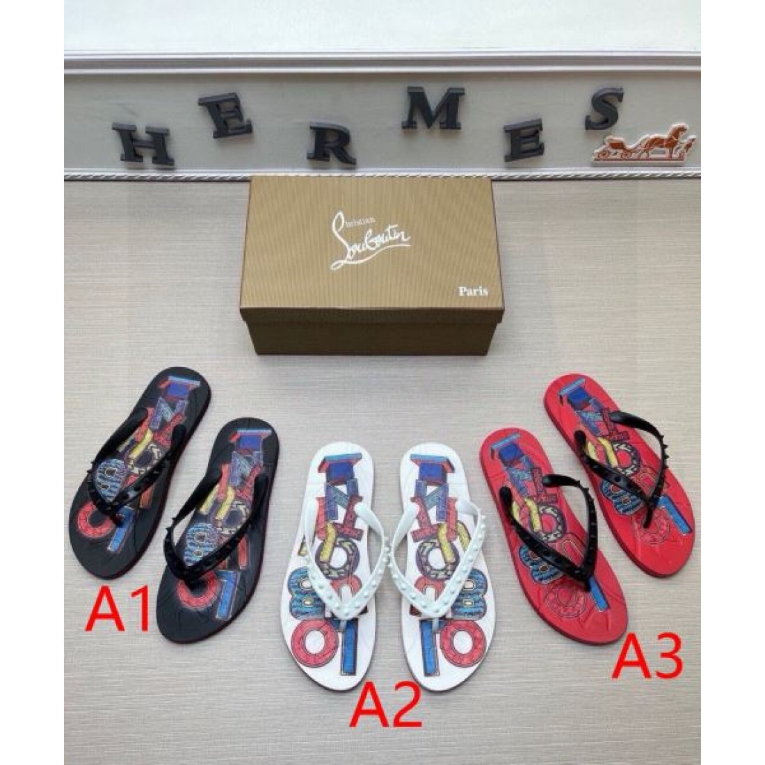 スタッズストラップ 軽快フォルム CHRISTIAN LOUBOUTIN クリスチャンルブタン コピー トングサンダル 話題沸騰 限定ムード
