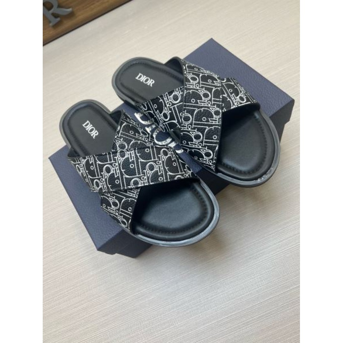 オブリーク総柄 クロスワイドベルト クッション中敷き DIOR ディオール コピー スライドサンダル 洗練モード 限定入荷 売れ筋有力