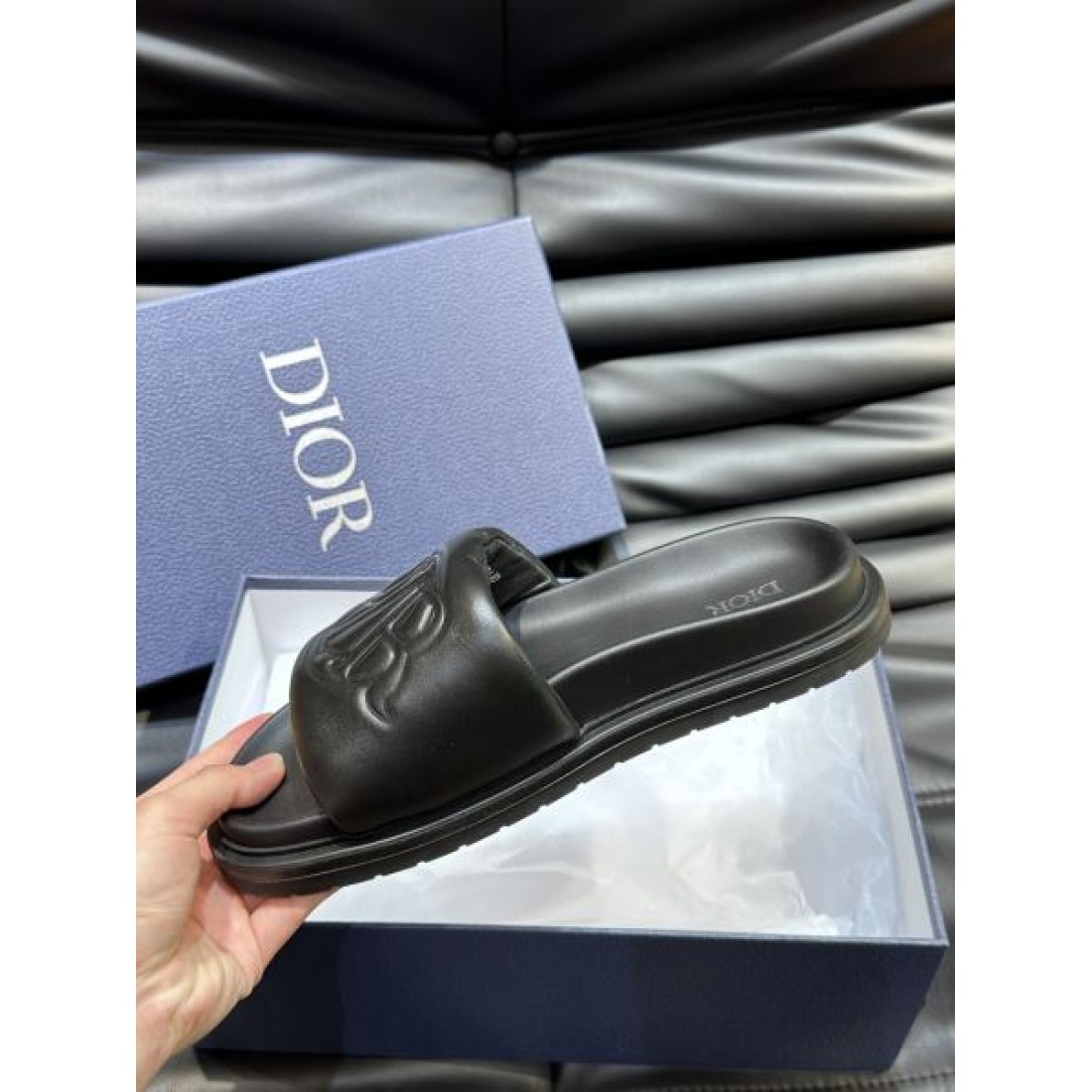 立体CDモチーフ レザー調ワイドベルト ソフトインソール DIOR ディオール コピー スライドサンダル 限定セレクト 注目度急伸