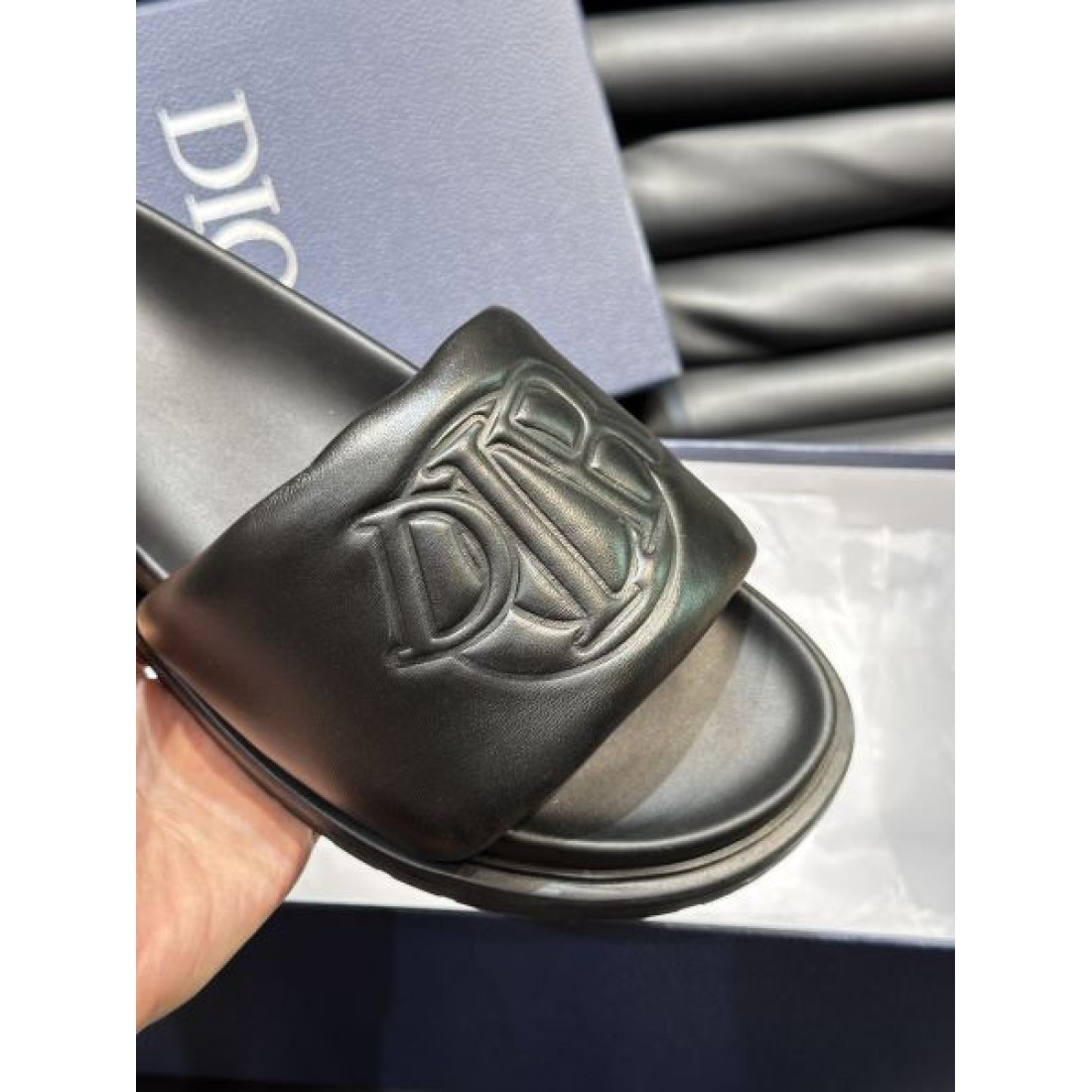 立体CDモチーフ レザー調ワイドベルト ソフトインソール DIOR ディオール コピー スライドサンダル 限定セレクト 注目度急伸