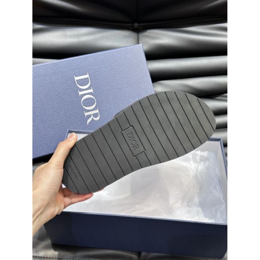立体CDモチーフ レザー調ワイドベルト ソフトインソール DIOR ディオール コピー スライドサンダル 限定セレクト 注目度急伸