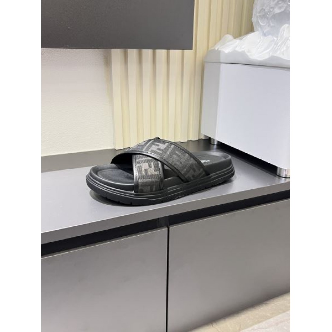 FFジャカード クロスワイドベルト クッション性良好 FENDI フェンディ コピー サンダル 新作有力 旬顔セレクト