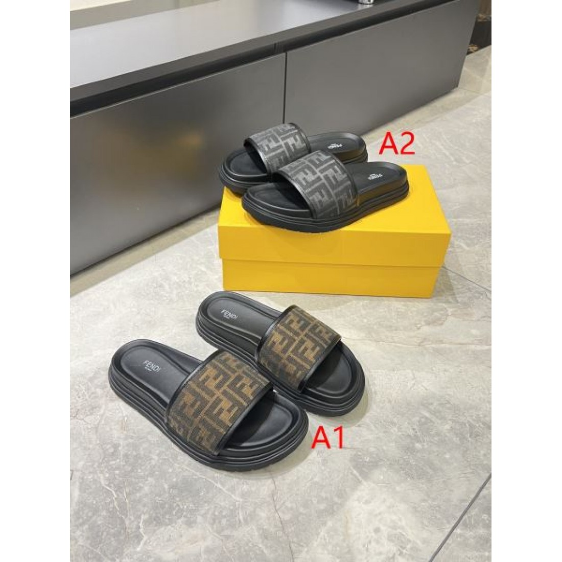 ジャカード調モノグラム グレートーン クッションフットベッド FENDI フェンディ コピー スライドサンダル 注目セレクト