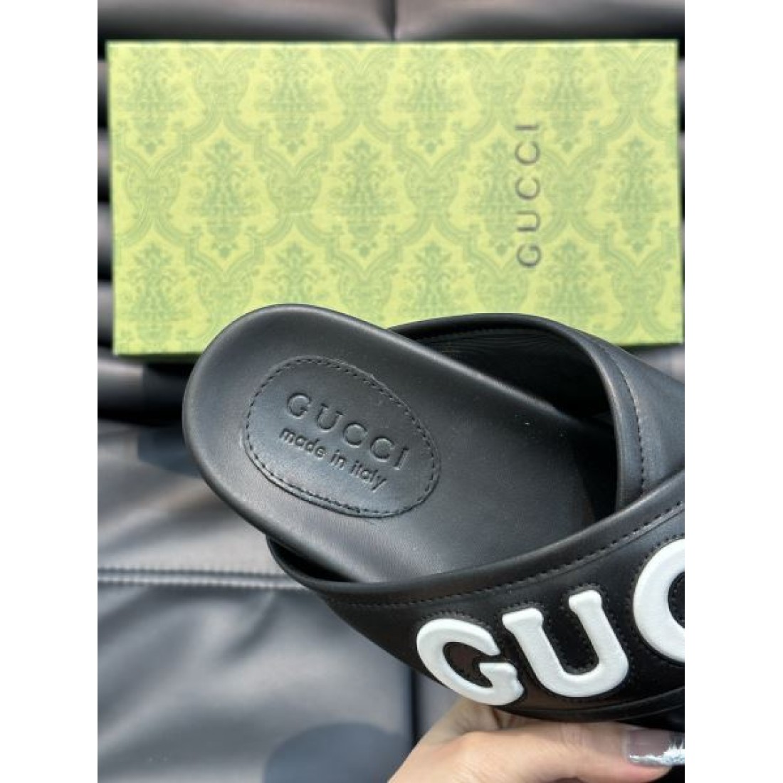 アシンメトリー文字 足当たりなめらか 安定フォルム GUCCI グッチ コピー サンダル 即戦力モデル コーデ映え モードカジュアル